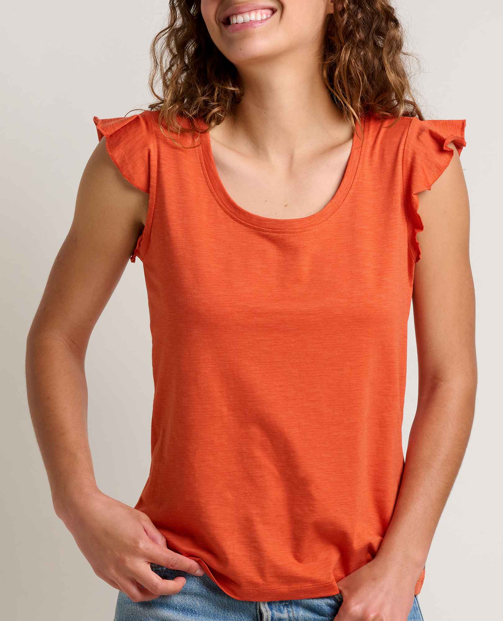 Rufflita II Tee - Coyean