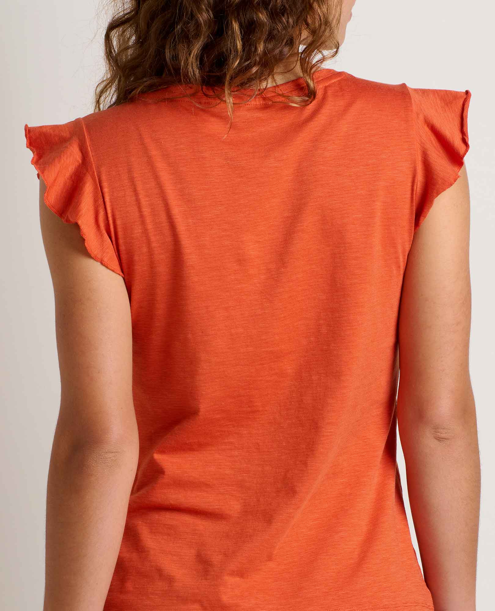 Rufflita II Tee - Coyean