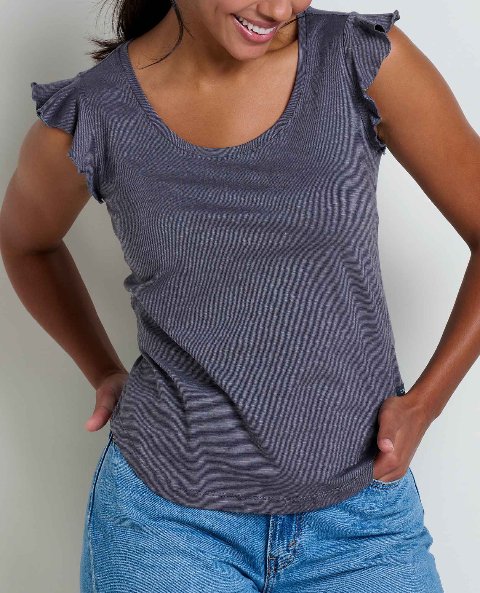 Rufflita II Tee - Coyean