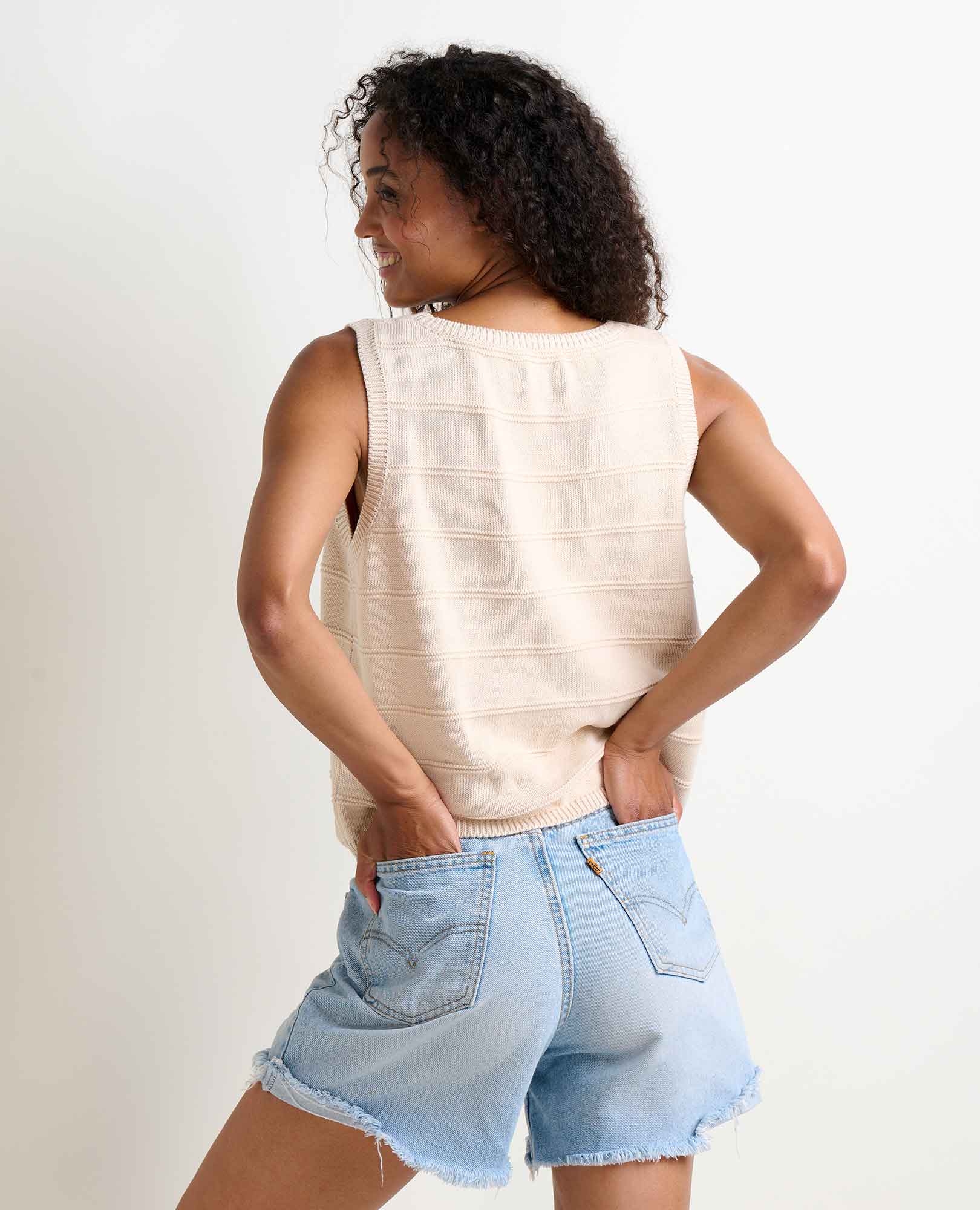 Bianca Crew Tank Embroidered - Coyean